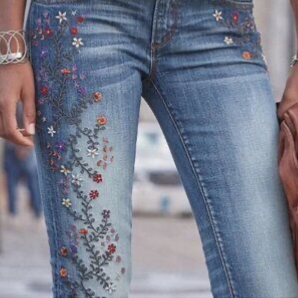 DRIFTWOOD Blue Jeans with Colorful Embroidery
